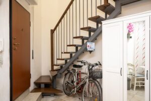 Casa Vacanze Le Mura - Scale interne e biciclette